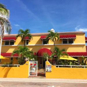 Villa Sinclair Beach Suites and Spa